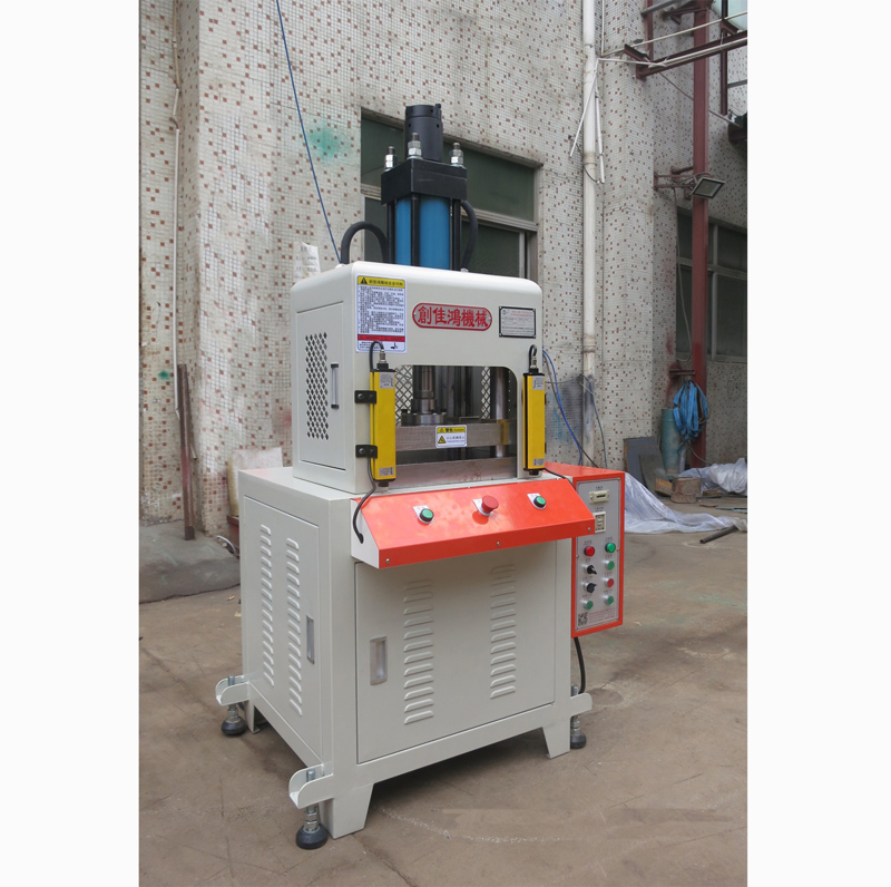 四柱三板油壓機(jī)